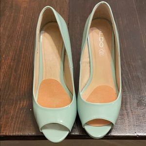 Tiffany blue pumps
